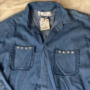 🆕Blue Zara Denim Button Up Shirt with Peal Accent